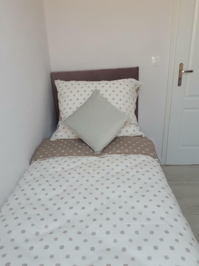 Lawendowy Zaulek Apartment Debina  Екстериор снимка