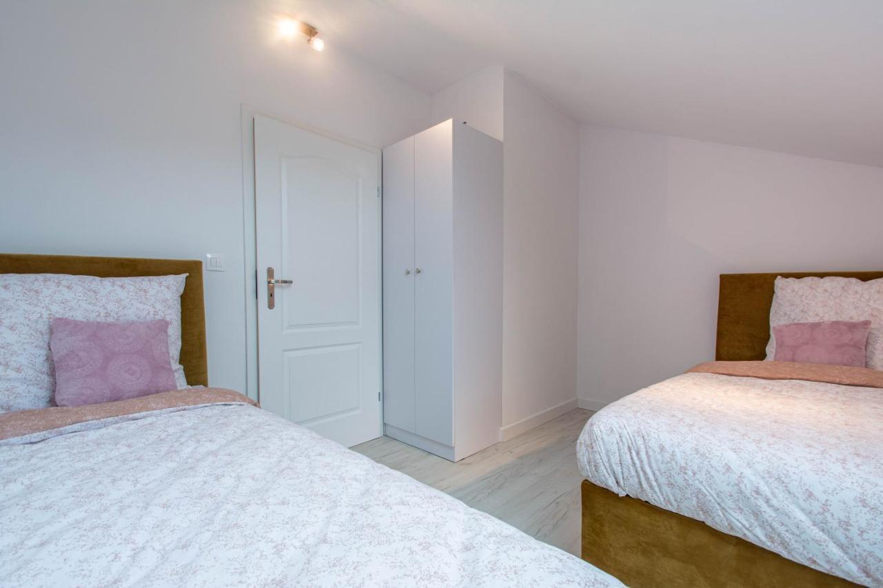 Lawendowy Zaulek Apartment Debina  Екстериор снимка